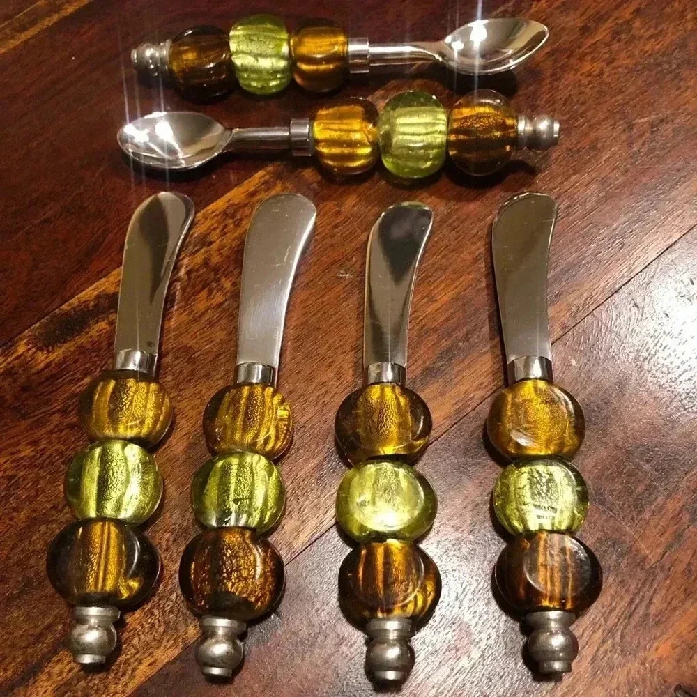 Vintage beaded set w butter knives and jam spoons 6 pc.   6 inches